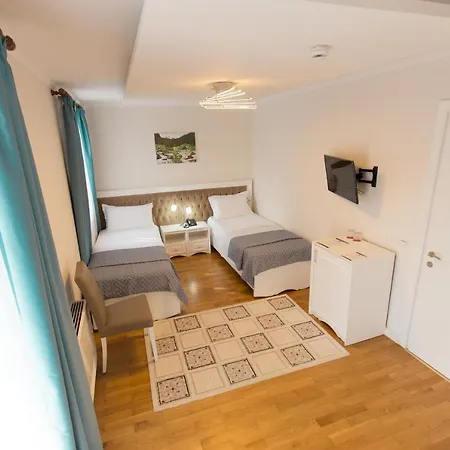 Hotel Turizem Shkelzeni Bajram Curri