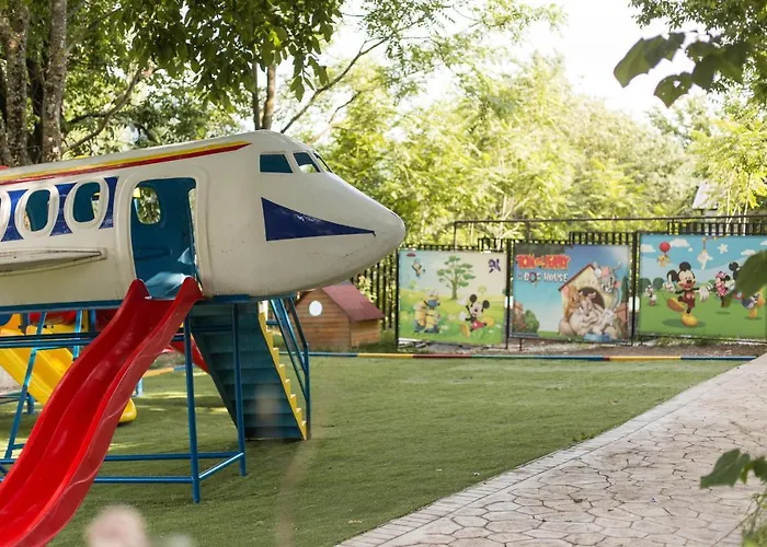 Szálloda Turizem Shkelzeni 4*