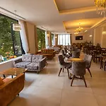 Turizem Shkelzeni מלון 4*