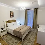 Turizem Shkelzeni מלון Bajram Curri